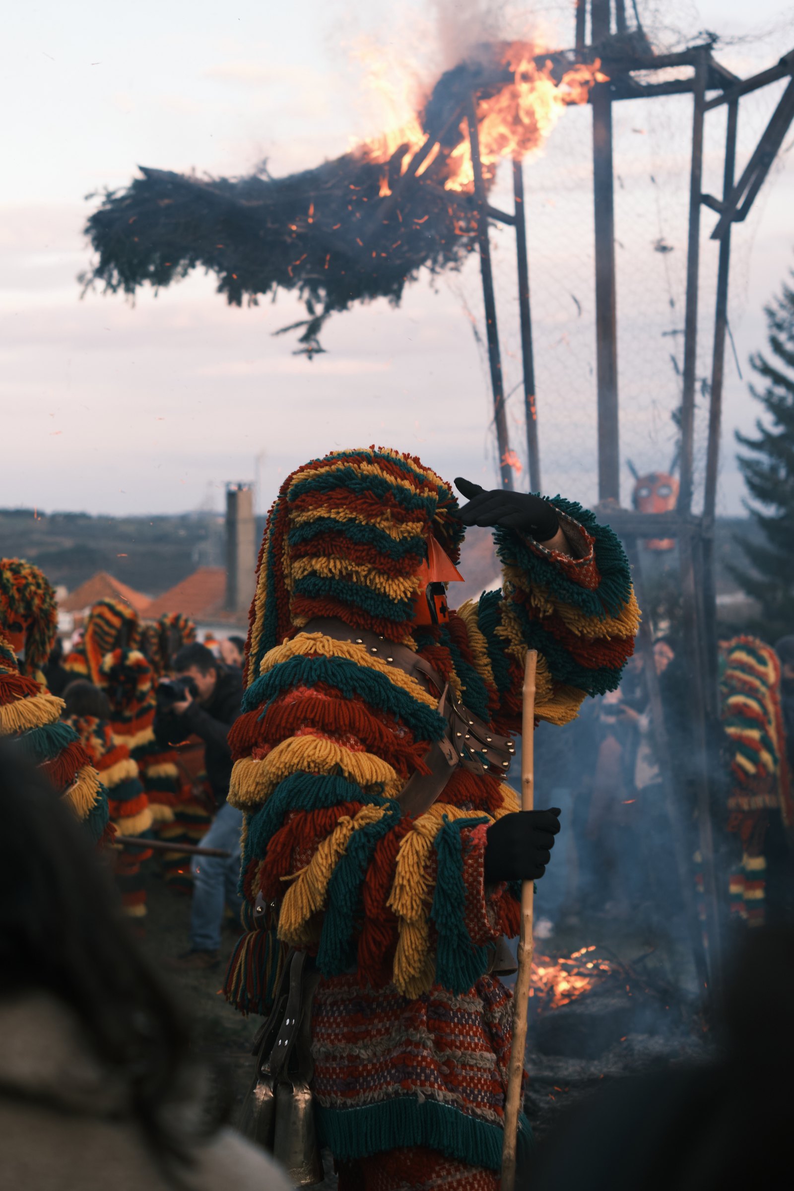A Careto de Podence in the finals moments of burning the big Careto, marking the end of the festivities with a symbolic farewell to winter and a welcoming of renewal. 🇵🇹 Podence, Macedo de Cavaleiros